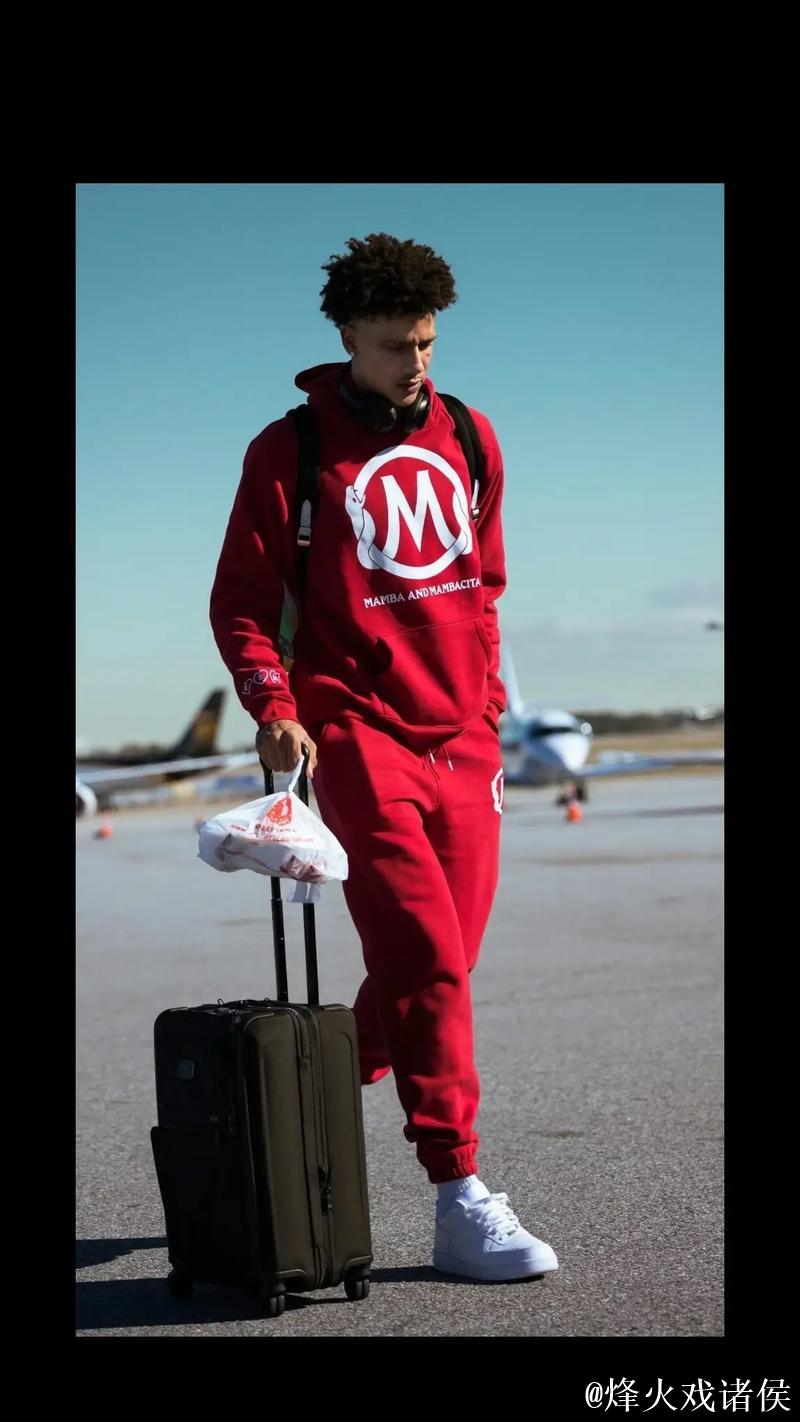 杰伦-约翰逊19投7中,得到19分11篮板11助攻2抢断 杰伦-约翰逊19投7中,得到19分11篮板11助攻2抢断